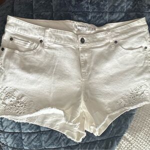 Torrid Women's Cream Jean Shorts